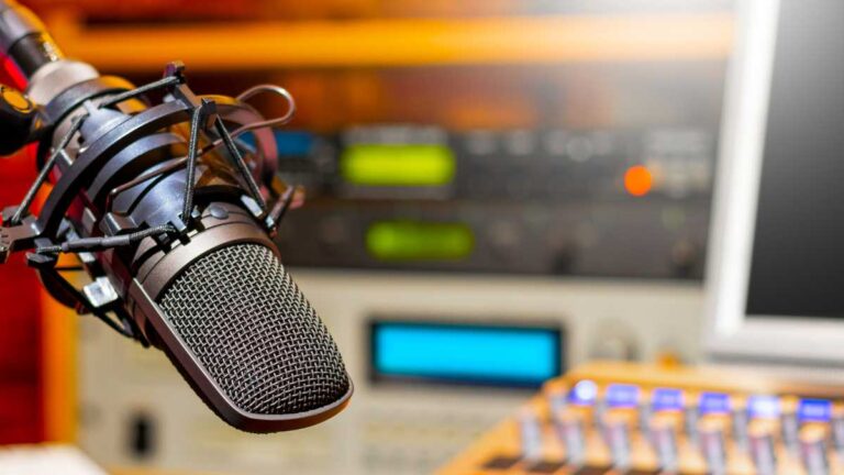 Rádio Copas Verdes: Notícias de Hoje sobre Política, Esportes e Entretenimento